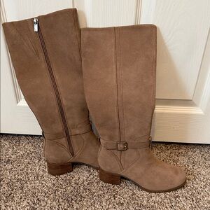 Women's Tan Knee-High Boots Never Worn
